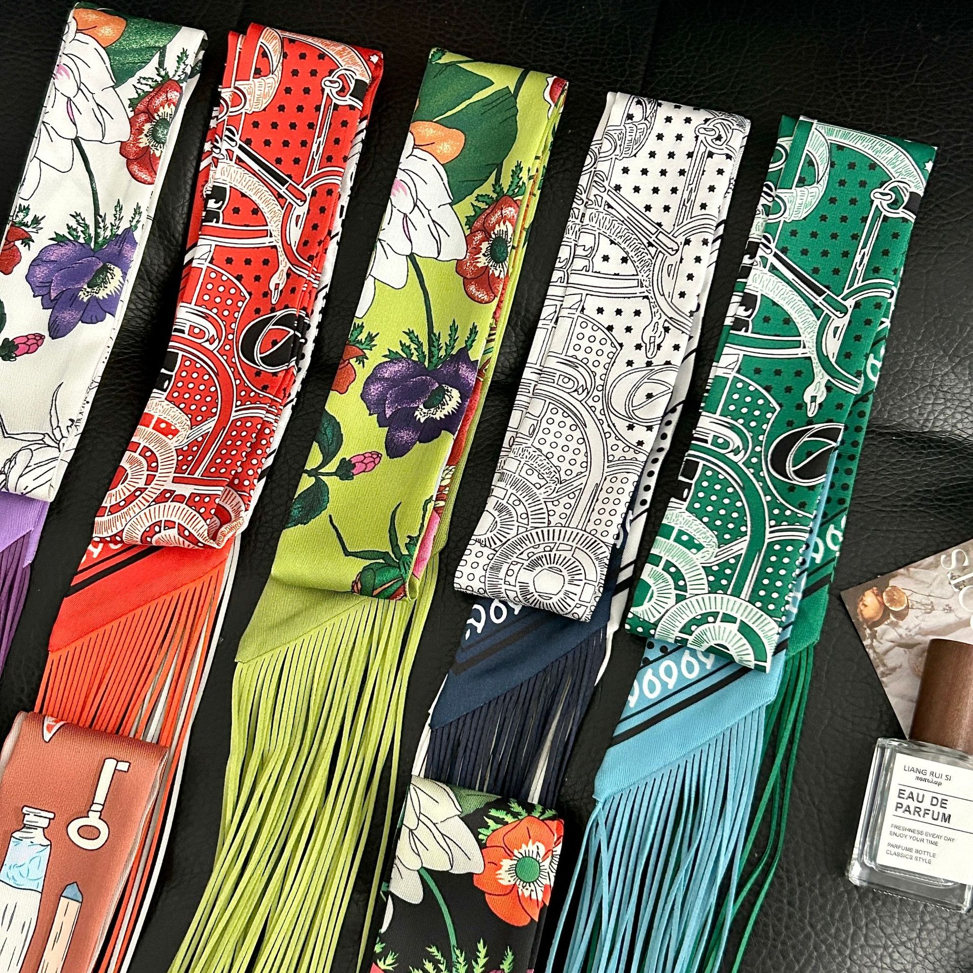 Luxury Tassel Skinny Scarf for - Face Scarf Mask のレビューと価格