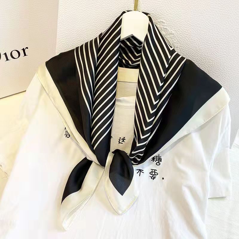 Fashion Square 70cm Black and  - Silk Tie Striped のレビューと価格