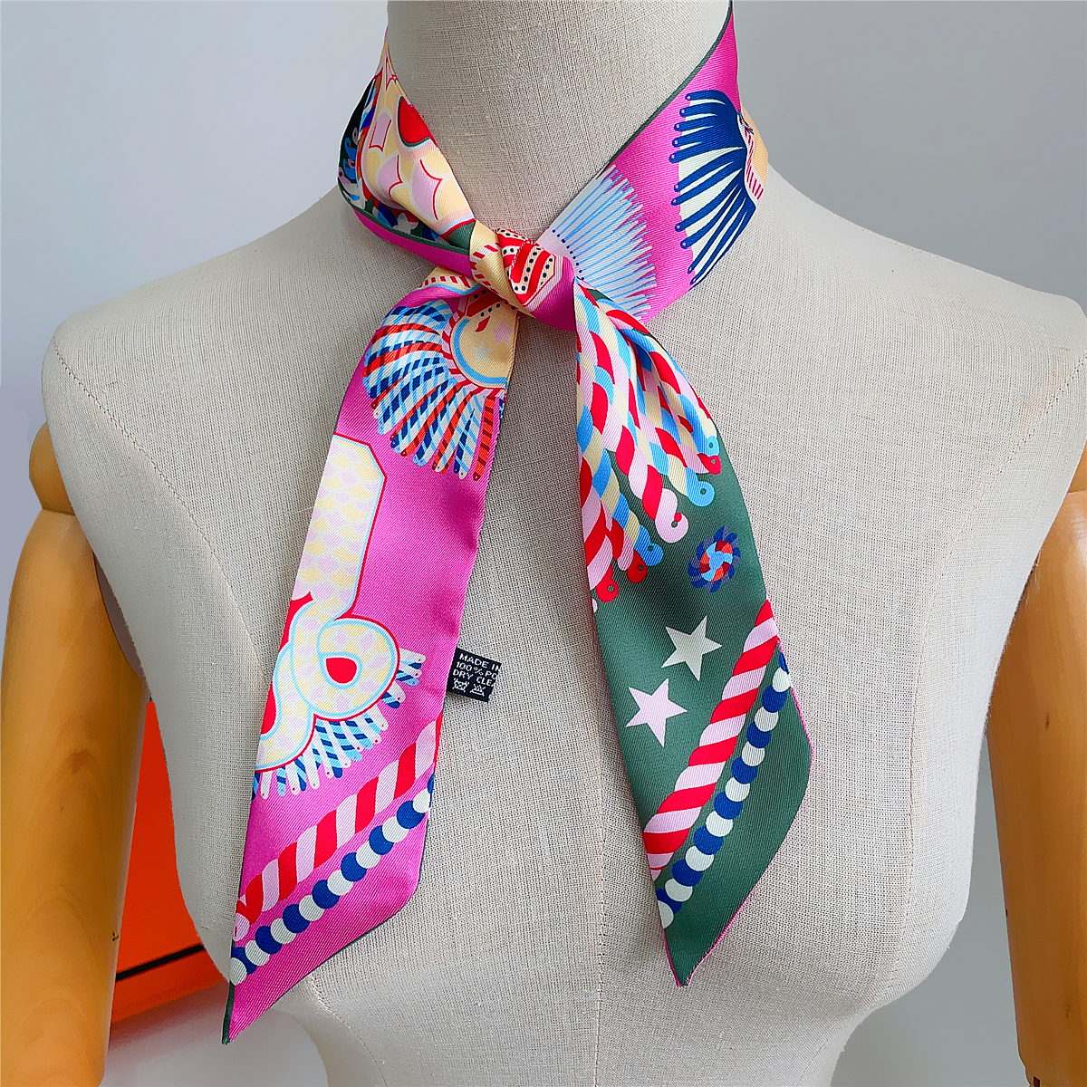 Brand Design Twill 100% Silk S - Silk Neck Scarf のレビューと価格
