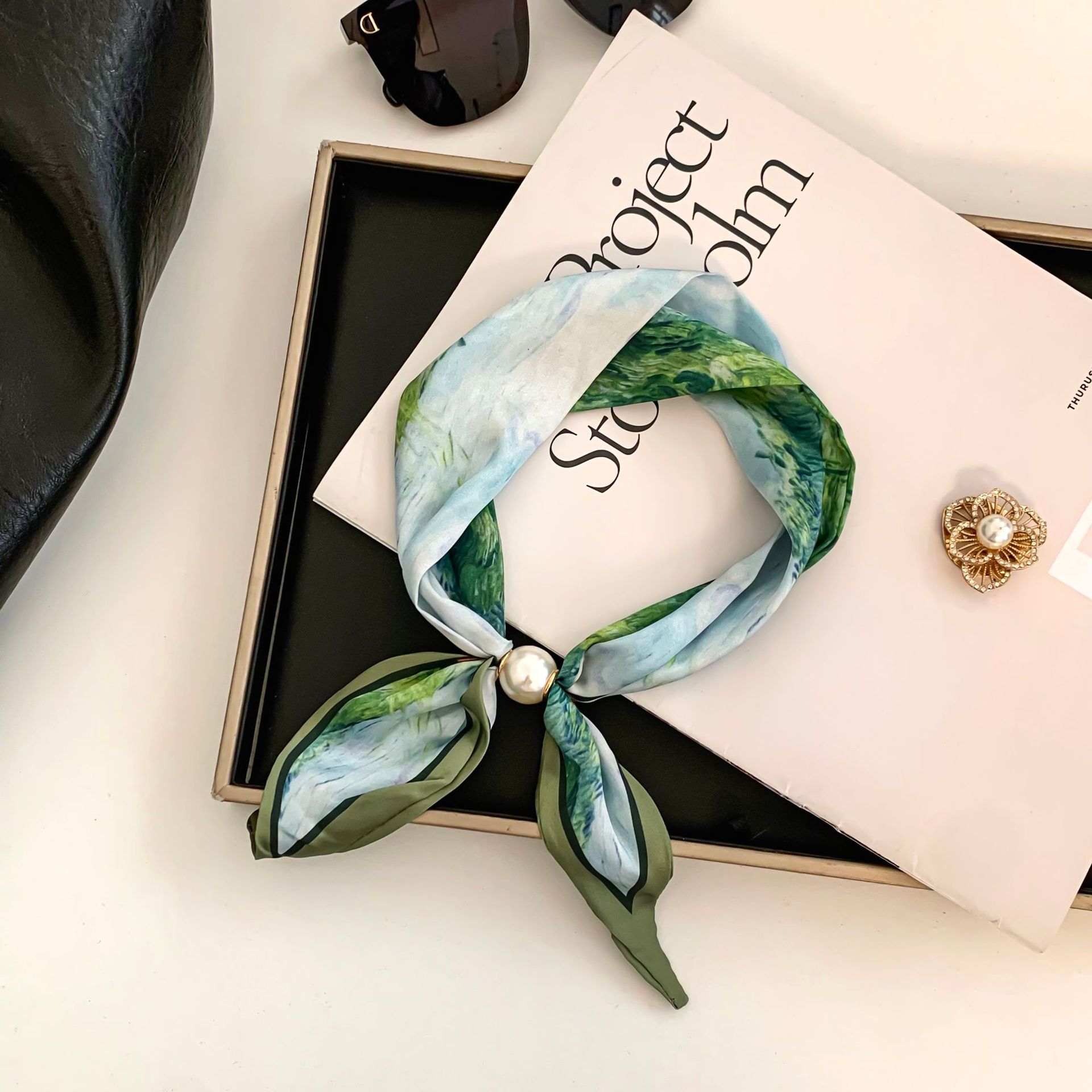 Cashew Flower Silk Scarf Effor - Silk Neck Scarf のレビューと価格