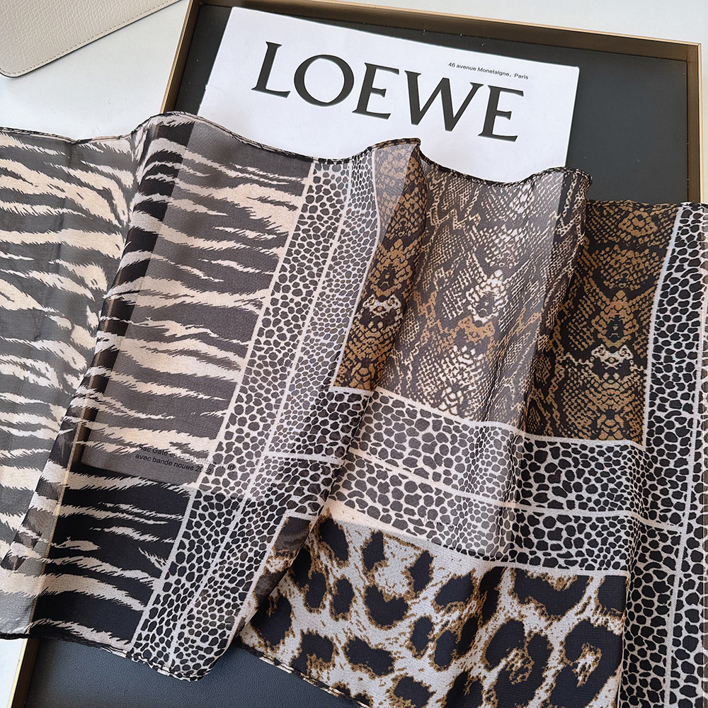 Leopard Small Long Silk Scarf  - Silk Tie Striped のレビューと価格
