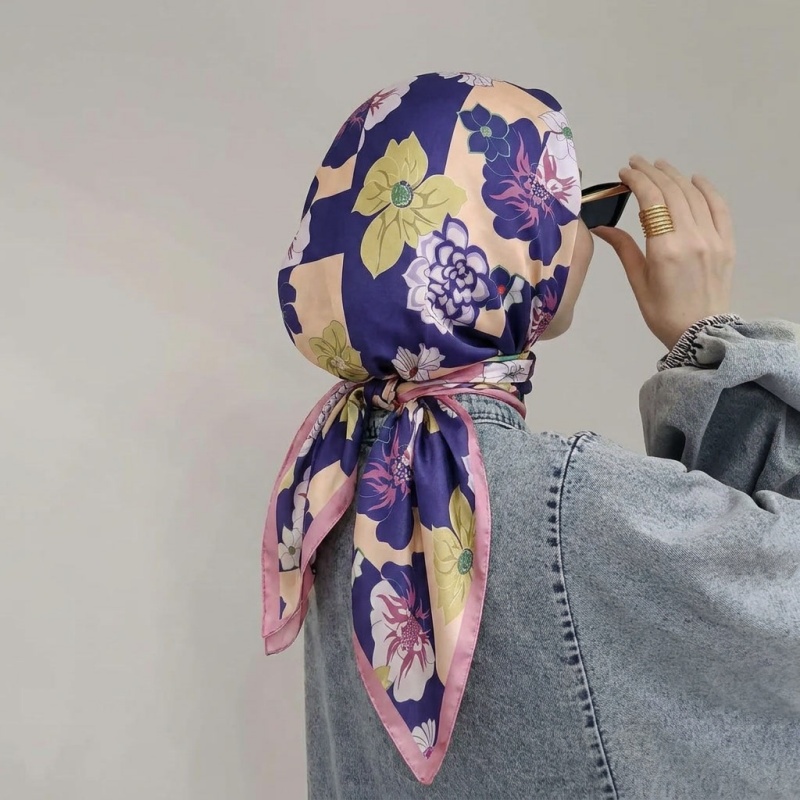 Print Silk Scarf Fashion Turba - Silk Neck Scarf のレビューと価格