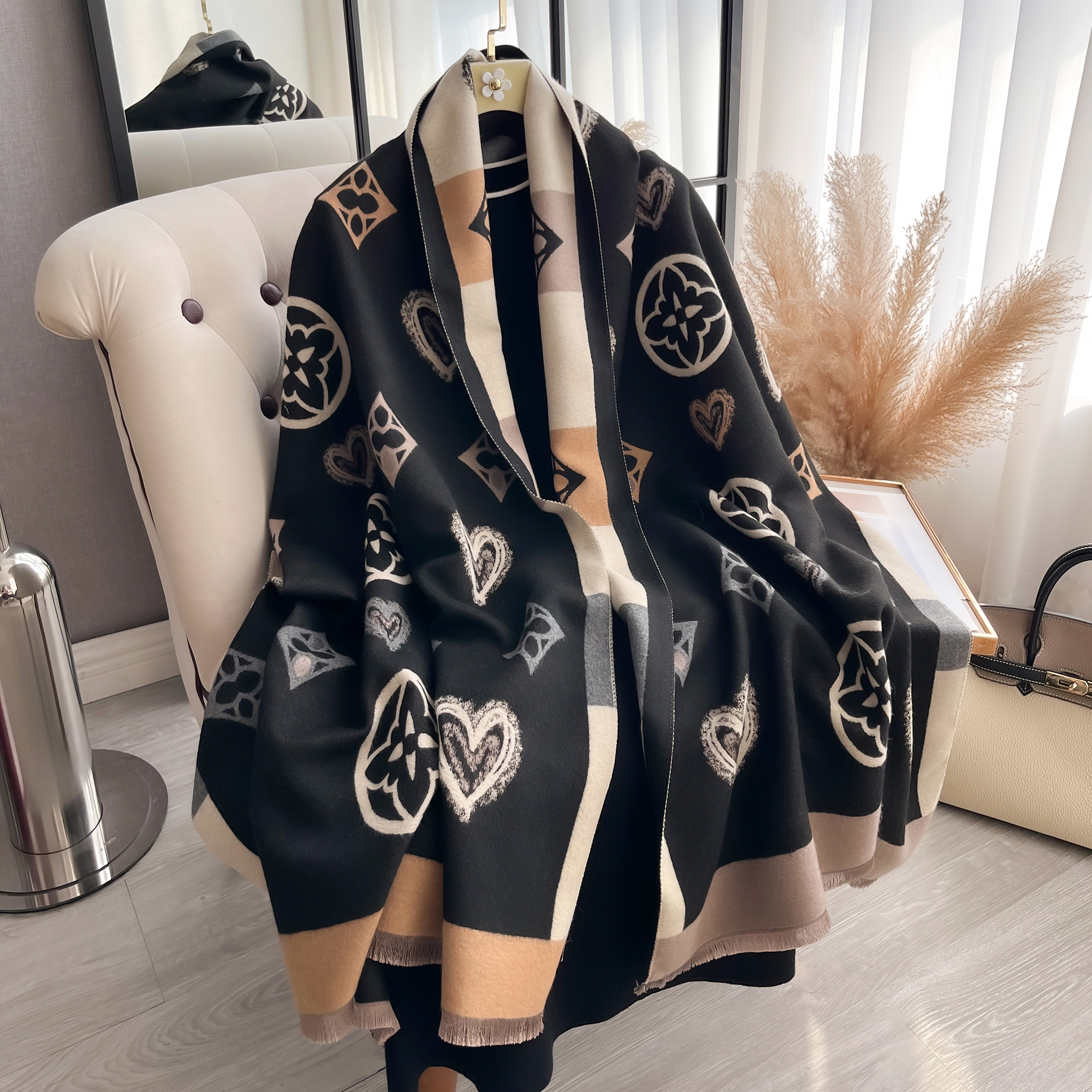 Luxury Cashmere Love Scarf Win - Woven Scarf Blanket のレビューと価格