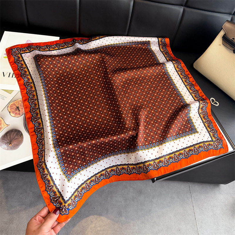 New Design Dot Paisley Print S - Silk Neck Scarf のレビューと価格