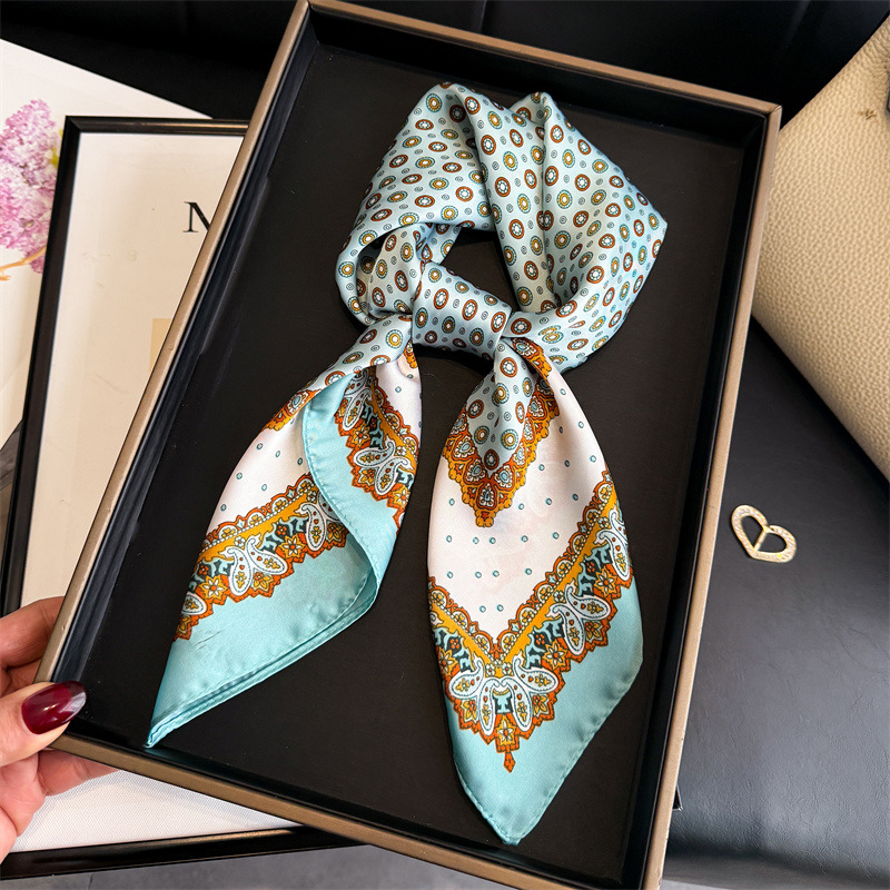 New Design Dot Paisley Print S - Silk Neck Scarf のレビューと価格
