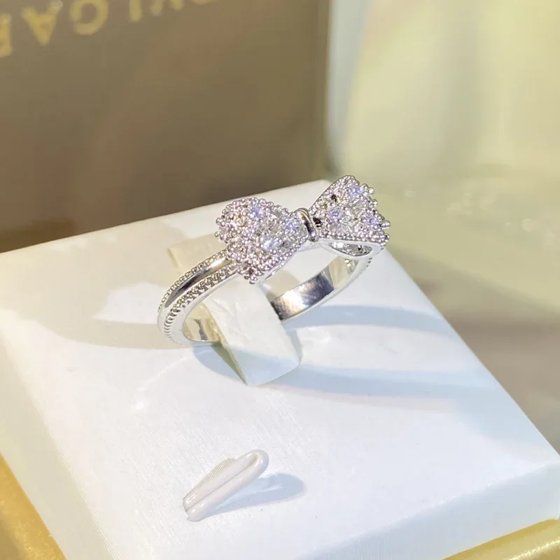 Fancy Bow Ring with Dazzling C - Tie Clip Silver のレビューと価格